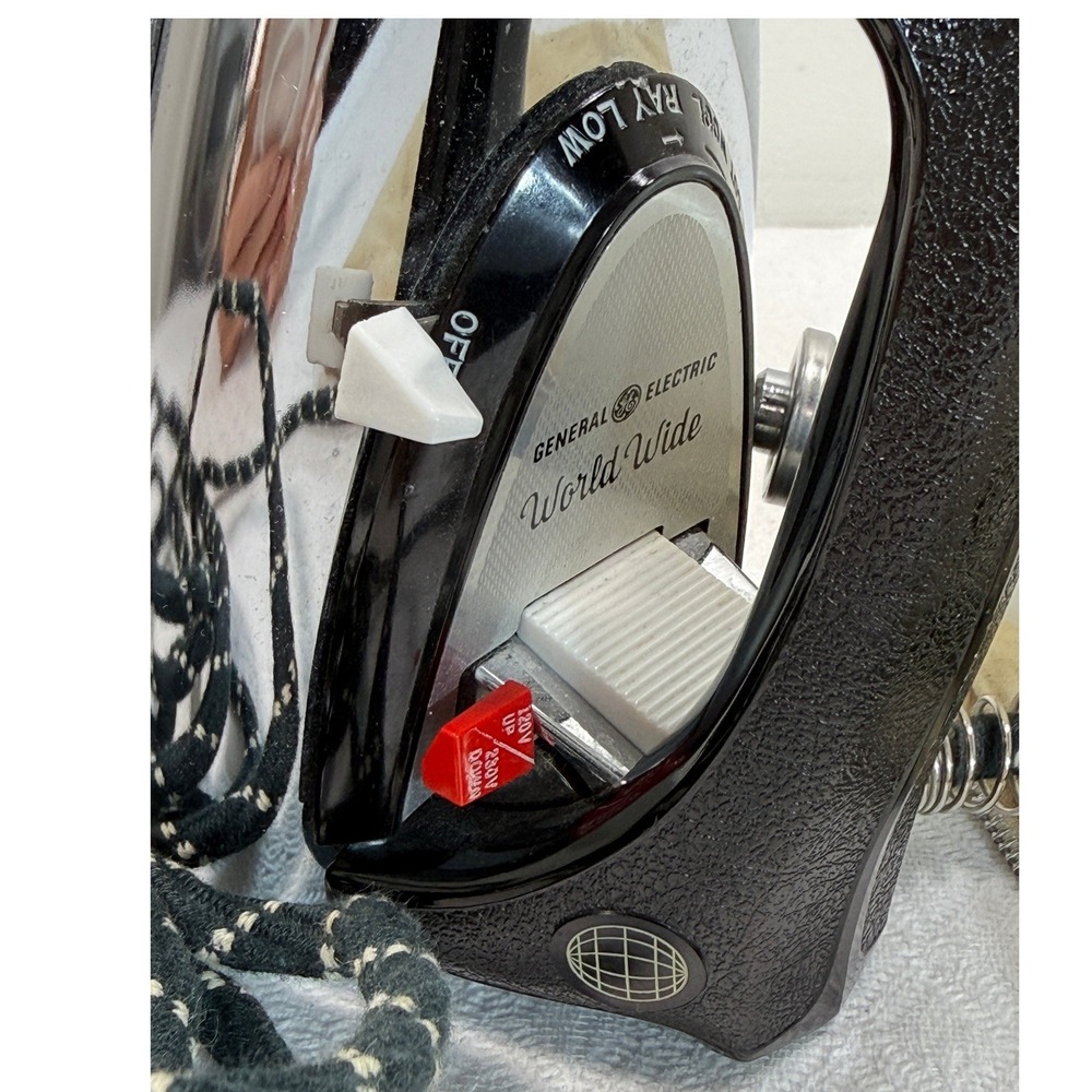 General Electric Travel Iron F49 World Wide Dual Voltage Black Chrome USA Made